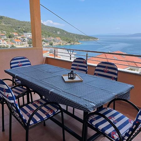 Apartman Emilija Vinišće 外观 照片