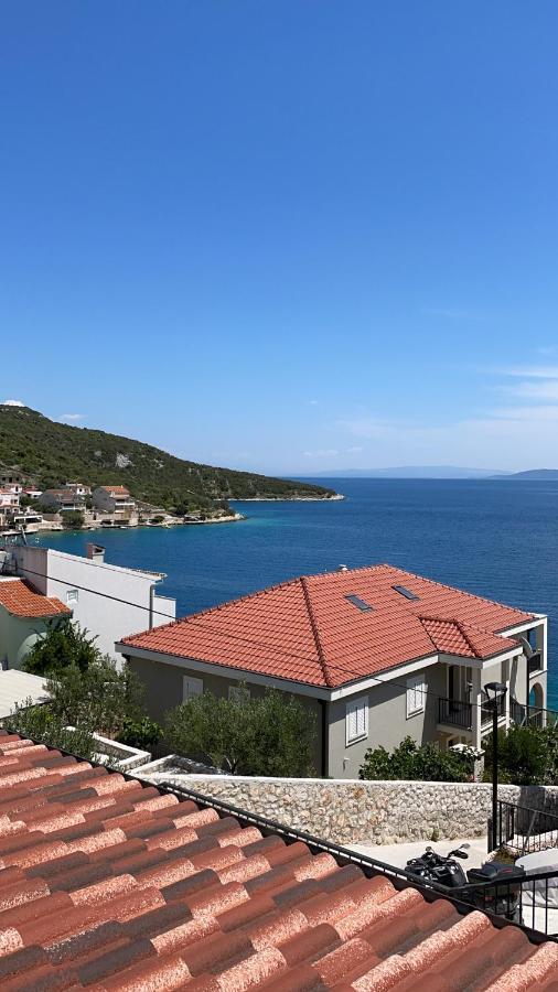 Apartman Emilija Vinišće 外观 照片