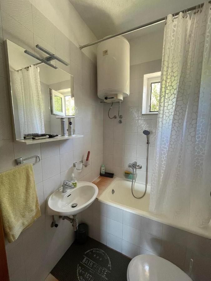 Apartman Emilija Vinišće 外观 照片