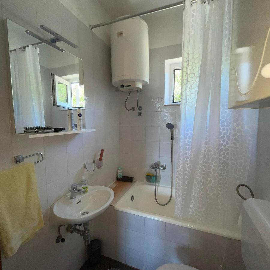 Apartman Emilija Vinišće 外观 照片