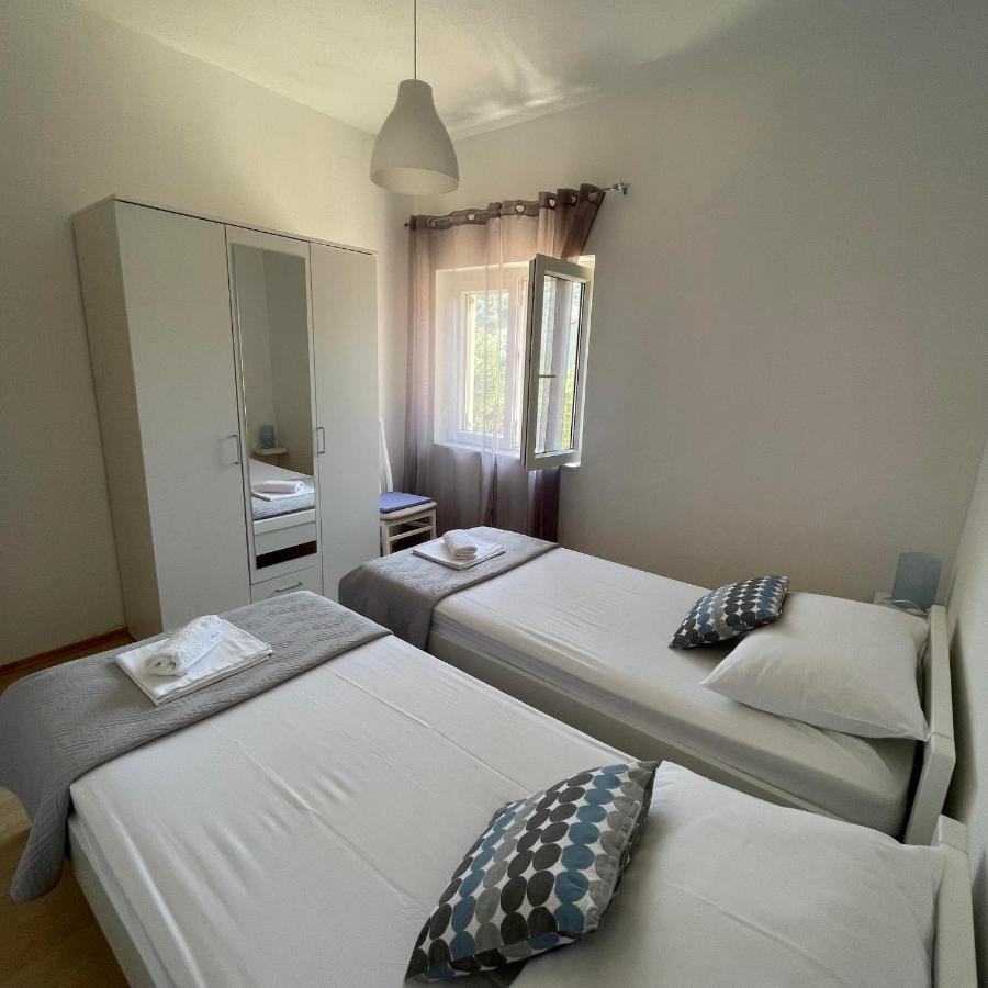 Apartman Emilija Vinišće 外观 照片