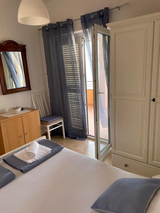 Apartman Emilija Vinišće 外观 照片