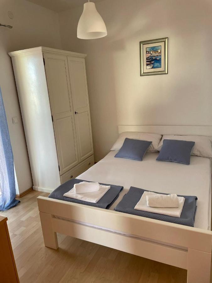 Apartman Emilija Vinišće 外观 照片